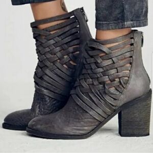 FREE PEOPLE Carrera Gray Distressed Leather Ankle Booties Boots